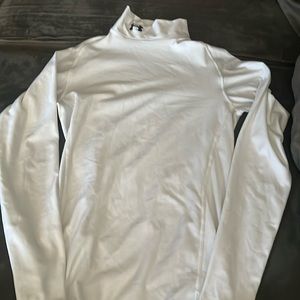 Under Armor half turtle neck cold gear mock